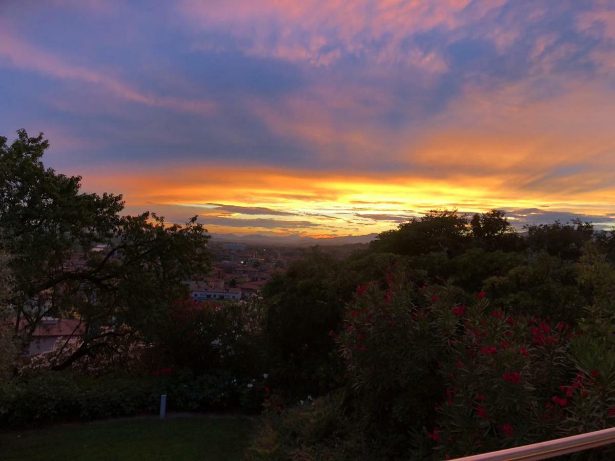 Villa Il Bacio Del Sole เวโรนา ภายนอก รูปภาพ